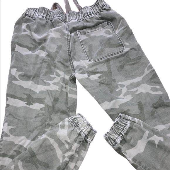 Hollister size extra small camouflage jogger pants - Picture 4 of 6